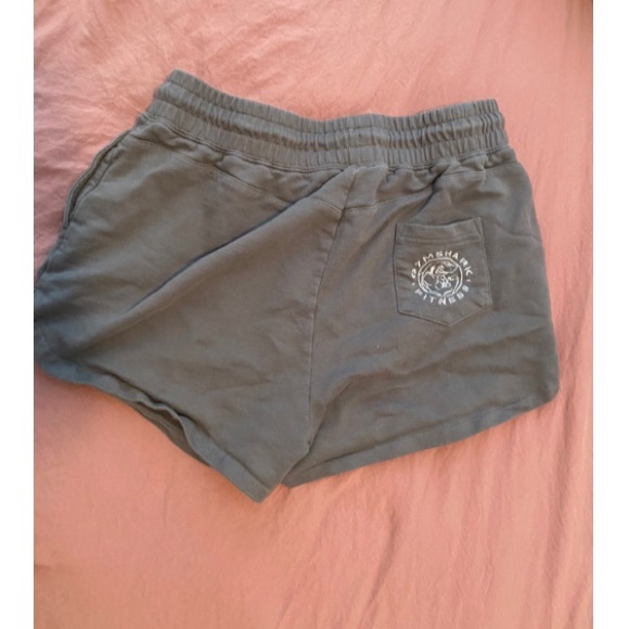 Gymshark legacy shorts - Picture 2 of 3